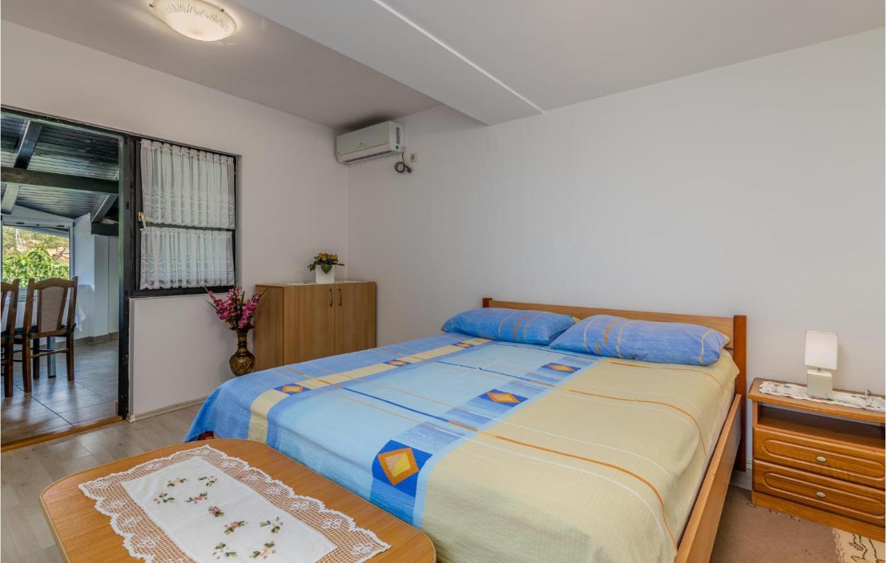 Amazing Apartment In Zupanje With Wifi Bagian luar foto