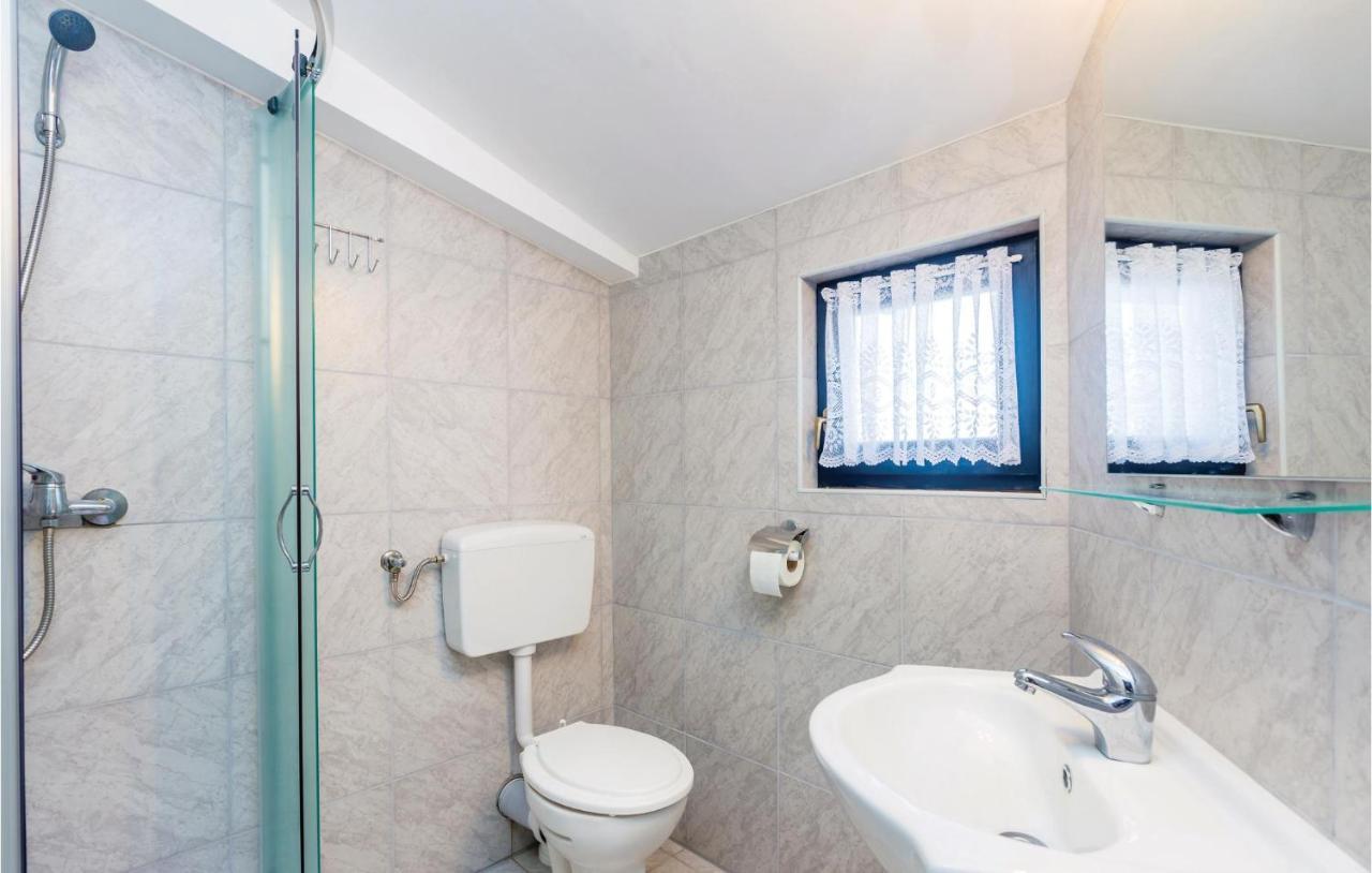 Amazing Apartment In Zupanje With Wifi Bagian luar foto