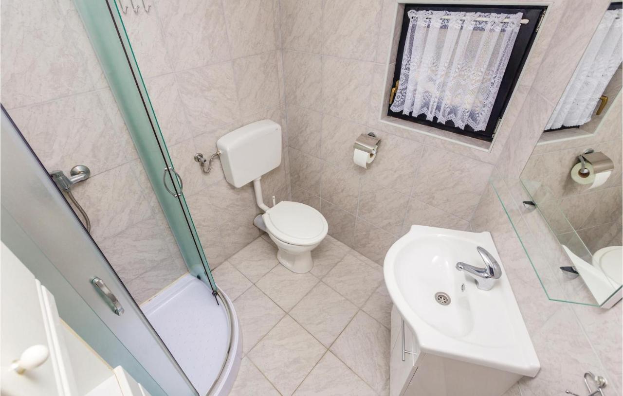 Amazing Apartment In Zupanje With Wifi Bagian luar foto