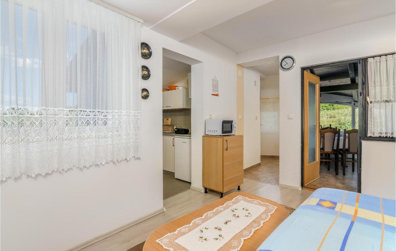 Amazing Apartment In Zupanje With Wifi Bagian luar foto